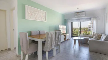 105.000 USD + 100.000 ARS expensas Avenida Rivadavia 15700 46.03 m² totales 41.65 m² cubiertos 2 ambientes 1 baños HERMOSO 2 Amb c/ Balcón y Cochera. Haedo Corredores responsables: Silvana Inés Palini CPI 8862 / CMCPM 2955 Ignacio Toro REMAX Vita Whatsapp