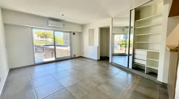 83.000 USD + 60.000 ARS expensas Mariano Acha 1000 38.11 m² totales 34.73 m² cubiertos Monoambiente1 baños Venta Amplio Monoambiente APTO CREDITO Corredores responsables: Silvana Inés Palini CPI 8862 / CMCPM 2955 Daniel Santillán REMAX Vita Whatsapp