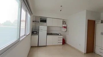 34.000 USD + 70.000 ARS expensas Juan José Castelli 200 25 m² totales 25 m² cubiertos Monoambiente1 baños VENTA DEPARTAMENTO MONOAMBIENTE NUEVO EN MORON Corredores responsables: Silvana Inés Palini CPI 8862 / CMCPM 2955 Maria Isabel Policicchio REMAX Vita Whatsapp