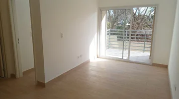 57.000 USD + 80.000 ARS expensas Adolfo Alsina 100 38 m² totales 36 m² cubiertos 2 ambientes 1 baños VENTA DEPARTAMENTO 2 AMB. BALCON MORENO CENTRO Corredores responsables: Silvana Inés Palini CPI 8862 / CMCPM 2955 Norberto Toto REMAX Vita Whatsapp
